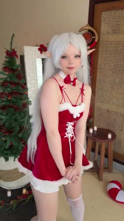 Frieren cosplay