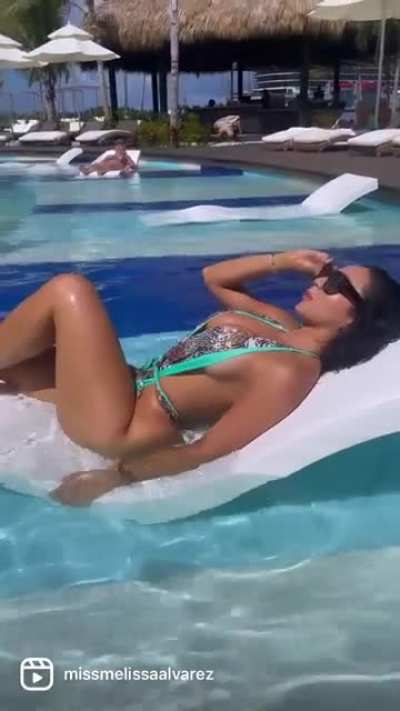 Melissa Alvarez (@mis<wbr>smeli<wbr>ssaal<wbr>varez<wbr>)