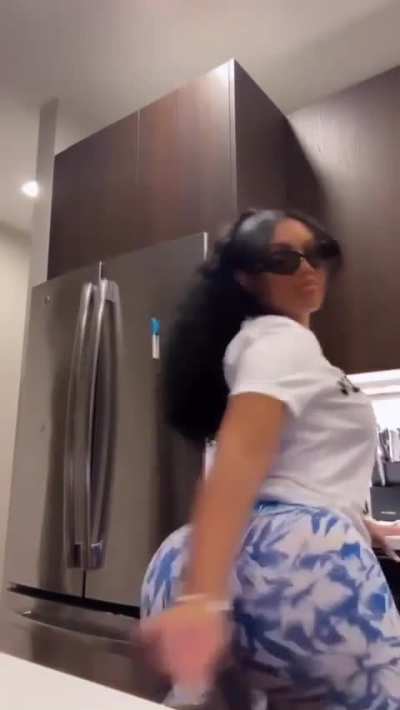 Kitty can get it🤪💯🍆<wbr>💦💦