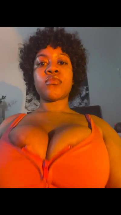Lips + Tits 🥰