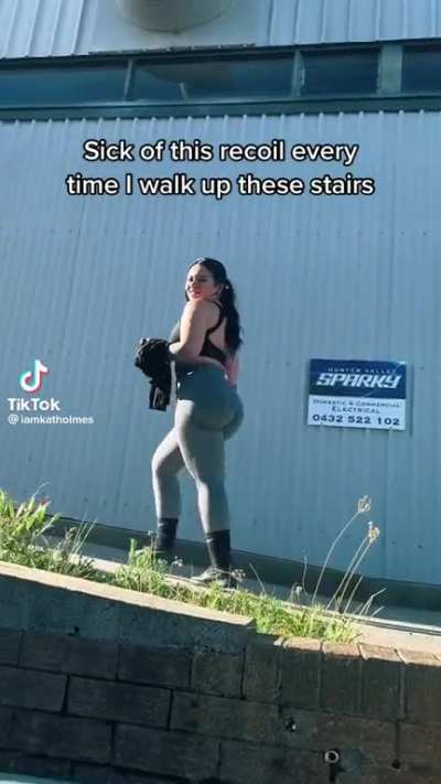 Where you going w/ all that ass? @Katholmes1