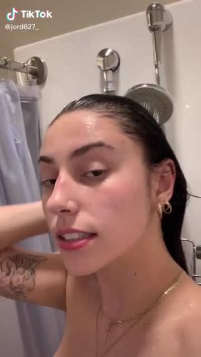 Hi