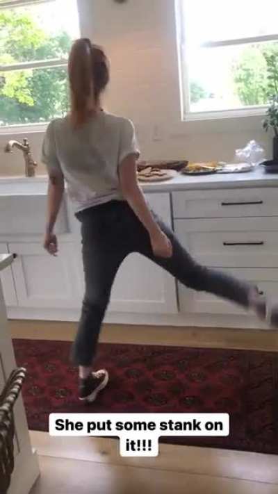 Doin the stanky leg