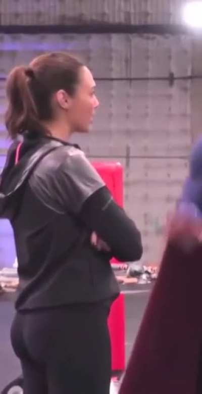 God I wanna pound Gal Gadot’s cute little ass so bad