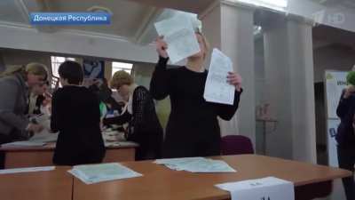Russians counting blank ballots without even looking at them as yes votes in the “referendum“