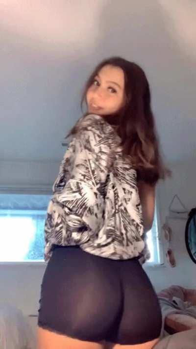 does anyone have this video where she was in the car with lil mosey?