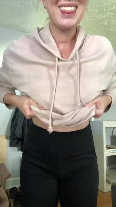 It’s hoodie season friends!