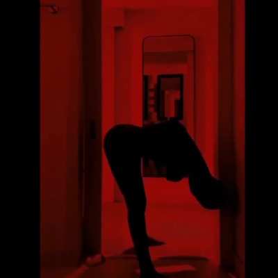👹
