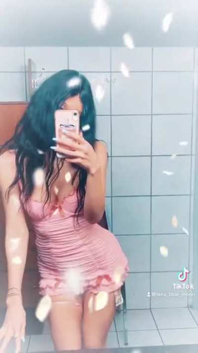 Lana (@lan<wbr>a_blu<wbr>e_moo<wbr>n)