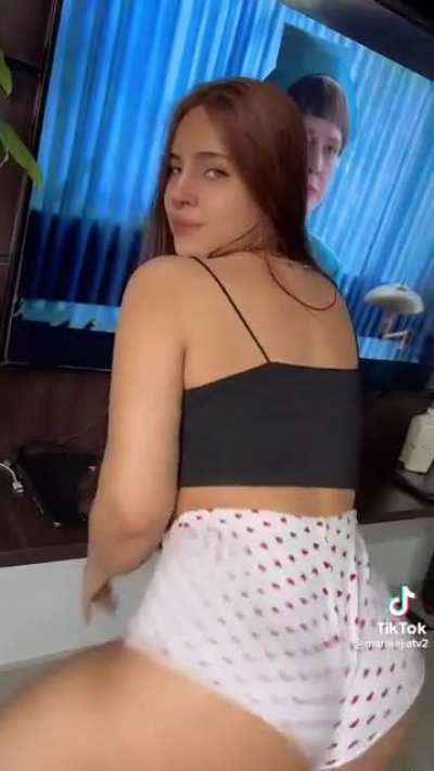 She can move