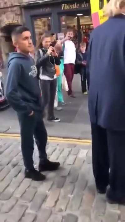 How daring for him even when he is fake Trump 😂
