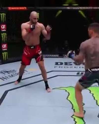 Top 5️⃣ show-stopping kicks in UFC history🦵 UFC