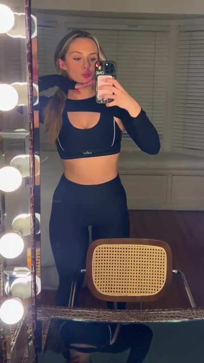 Anna Jay