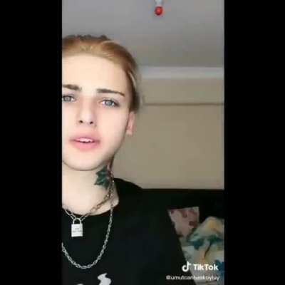 İzmir Marşını Boka Çeviren Kıza Umut Cevap Vermiş :))))