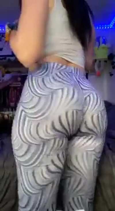 Grabbing that ass