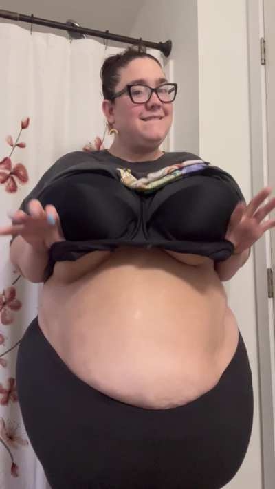 Redgifs was being dumb for like a whole week so now that I can post again here’s a titty drop 😘😘