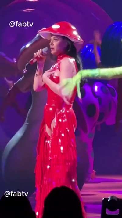 Katy Perry and a frog