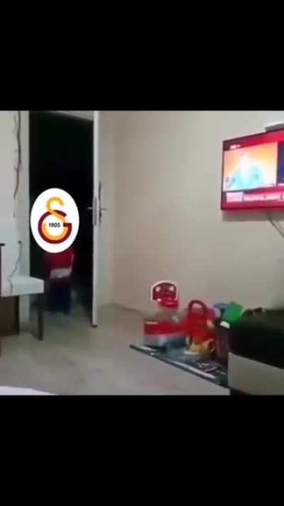 K*radenizlilerin Galatasarayi götten sikmesi