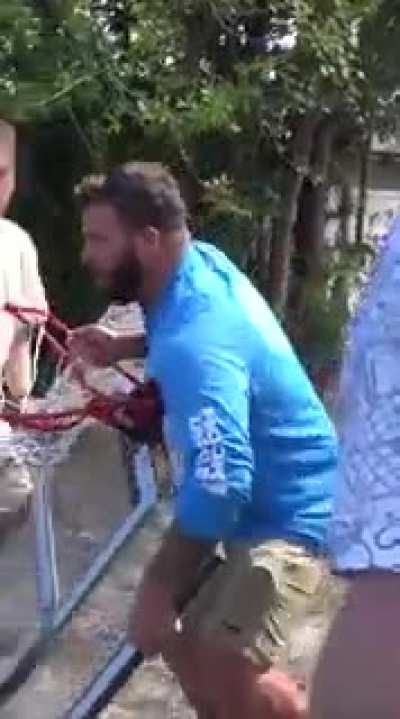 To play ballbasket