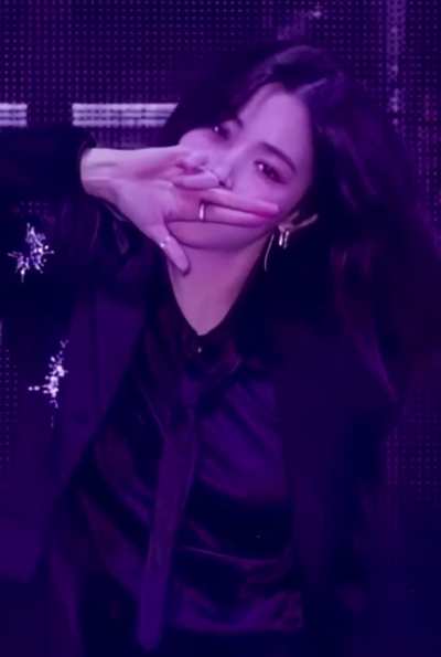 ITZY - Ryujin ❤️‍🔥🖤