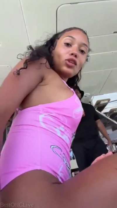 🍑👀