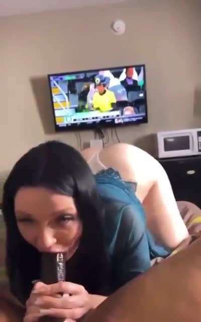 👀