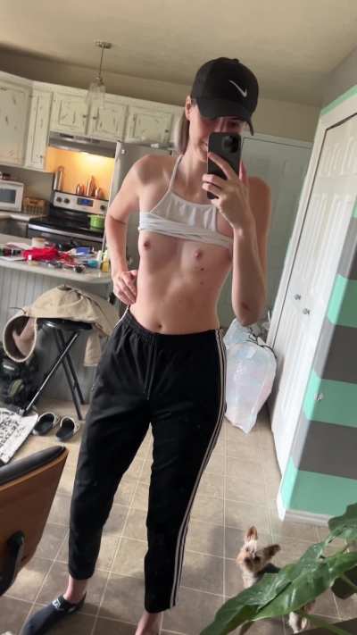 Here’s the new topless dance everyone’s gonna be doing soon 