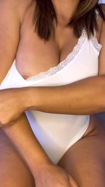Type your age if you’d cum on this mommy milkers (f43)