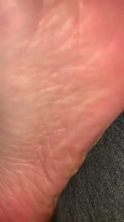 Just a casual close up of my feet and my new favourite pedi colour! 🥰🦶🏻❣️