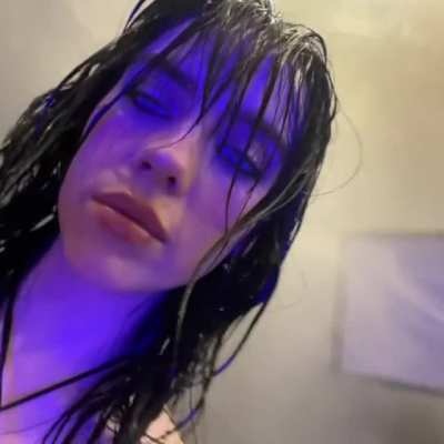 Cleavage reveal