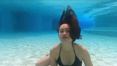 Noya talk and kisses underwater