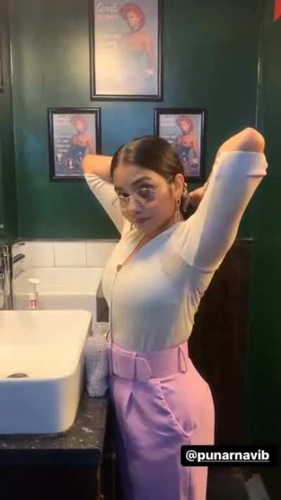 punarnavi sweaty?