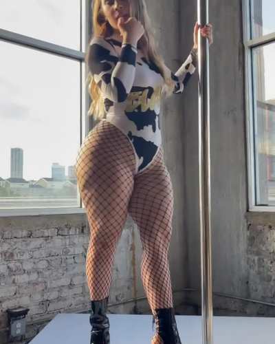 Those cheeks got a mind of their own cuz 🥴🤦🏾‍♂<wbr>️😍😅🍑