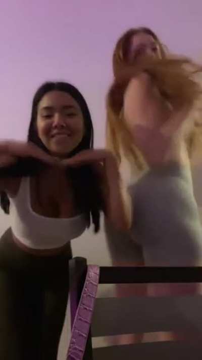 Anyone know who this pawg on the right is?!