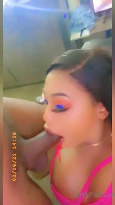 👀