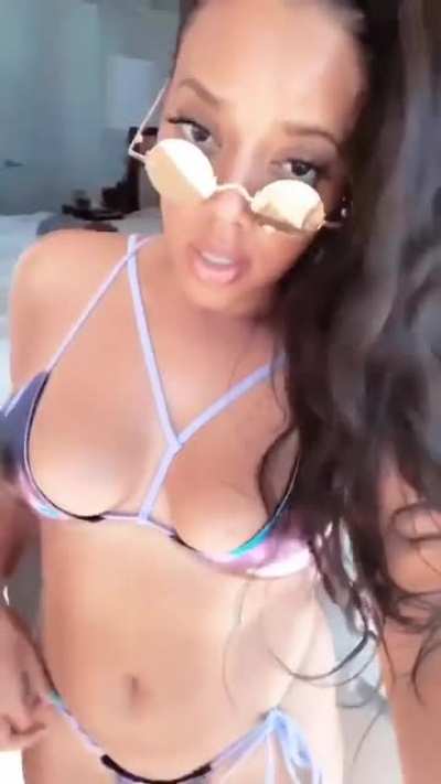 Tiny 👙