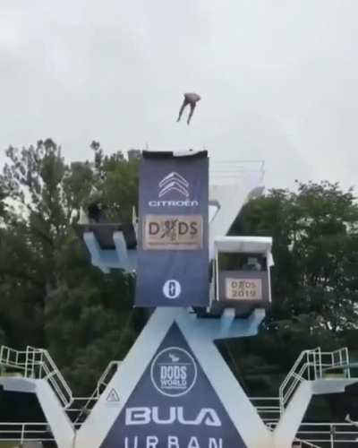Here they go again the crazy russians' Jumping Flat.