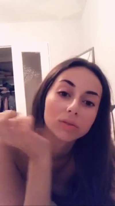 Here’s some stuff boys sadly she never revealed her goodies but she did have some good nude twerking