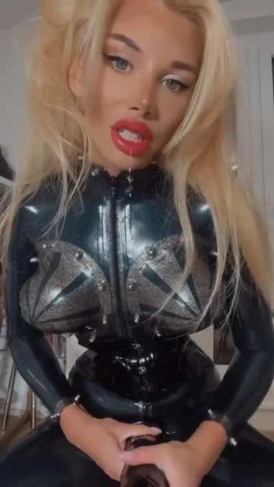 Can this fit in your mouth?👄