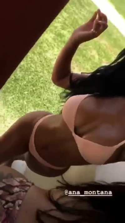 Marilyn Melo and Ana Montana 🍑 (subreddit in the comments)