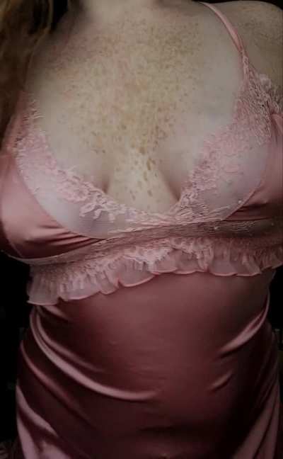 showing off my pale titties 😋