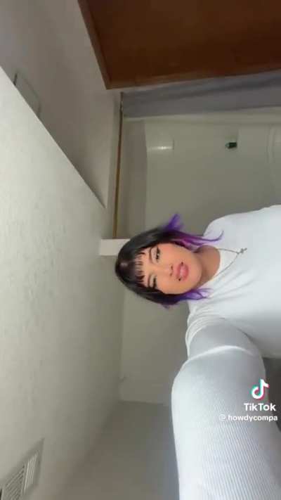 Her caption was “You are very beautiful;3” obviously she was looking at that mirror