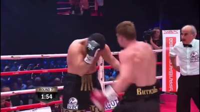 Alexander Povetkin teaches Manuel Charr a valuable lesson about calling him into the pocket. 30th May 2014.