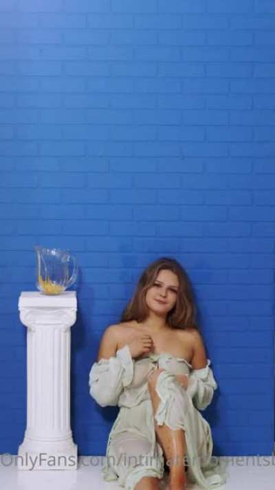 Artistic Non-Nude slow-motion video on Sava.Shultz! It sort of a letdown because it isn't very erotic imo but she also isn't wearing anything underneath that dress!