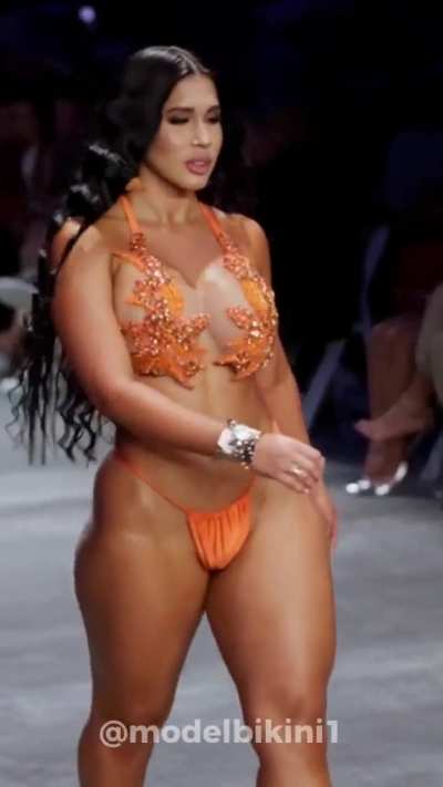 roxana (@rox<wbr>anave<wbr>ntura<wbr>a)