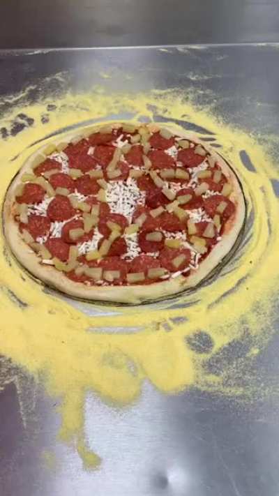 This explains a lot about pineapple pizza 😅