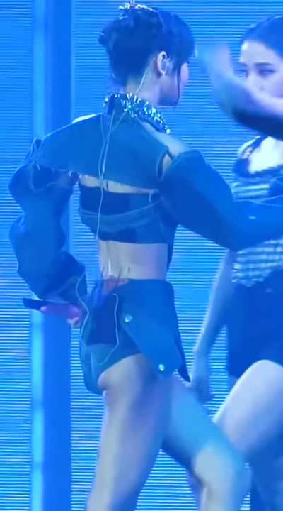 Lisa 🔥🍑