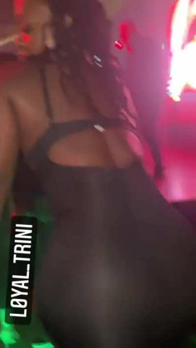 Trinity (@l0yal_trini)