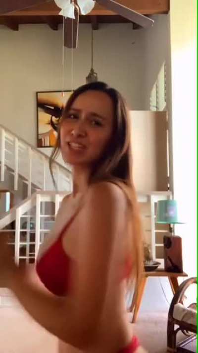 Heather is so bouncy, love when she gyrates her hips (r/He<wbr>ath_f<wbr>eath)