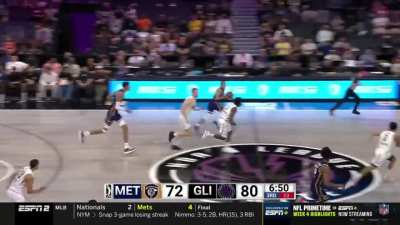 [Highlight] Wemby drains the heat check to bring Met92 back within 5 points!